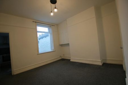 2 bedroom terraced house to rent - Photo 3