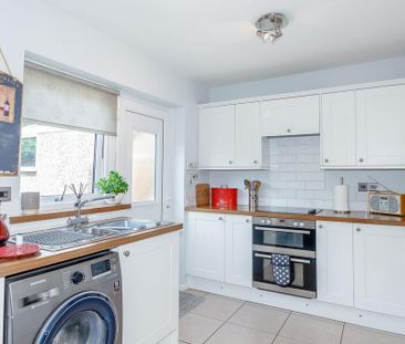 3 bedroom semi-detached house to rent - Photo 1