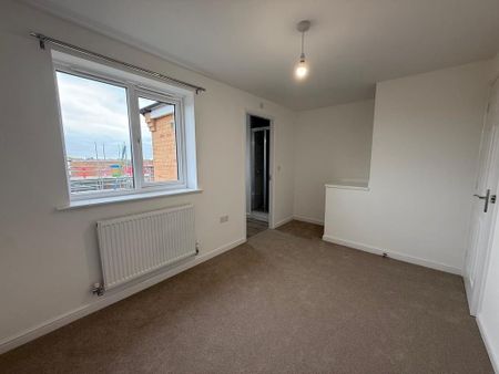 3 bedroom detached house to rent - Photo 3