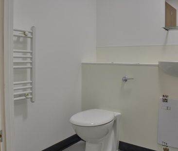 6 bedroom flat to rent - Photo 1