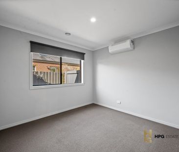 Spacious & Modern 4-Bedroom Home! - Photo 6