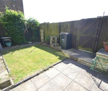 3 bedroom semi-detached house to rent - Photo 6