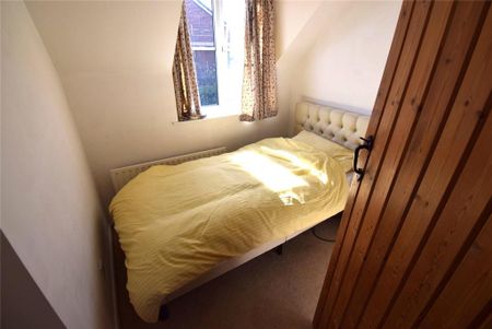 2 bedroom end of terrace house to rent - Photo 3