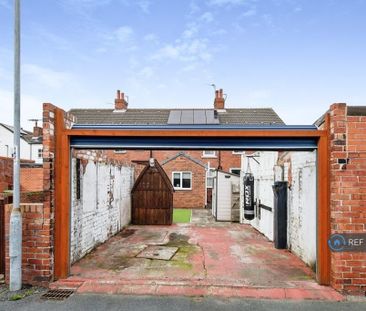 3 bedroom terraced house to rent - Photo 2