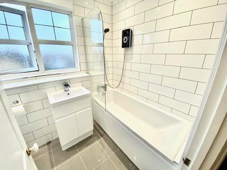 Napier Close - Photo 5