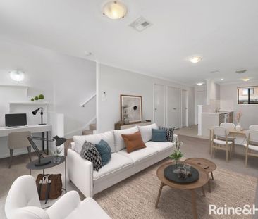 Perfectly Positioned Townhouse - Photo 2