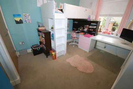 4 bedroom detached house to rent - Photo 4