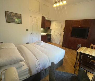 Studio to rent - Photo 2