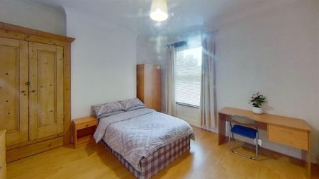 5 bedroom private hall to rent - Photo 3