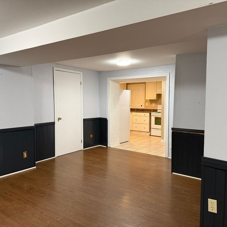 For Lease - 252 Osmond Crescent Unit# Walk Out Basement Apt, Newmarket, Ontario - Photo 1