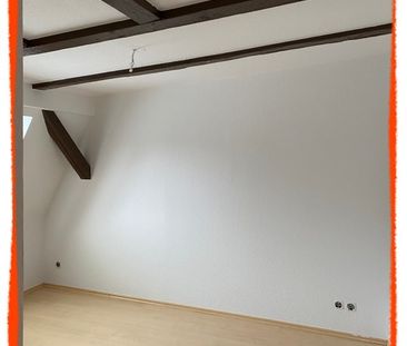 Romantische 3-Zimmer-Dachwohnung mit Sichtholzbalken und EINBAUKÜCHE zu vermieten! - Photo 1