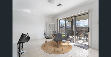 COMFORTABLE AND CLOSE TO CBD - Photo 4