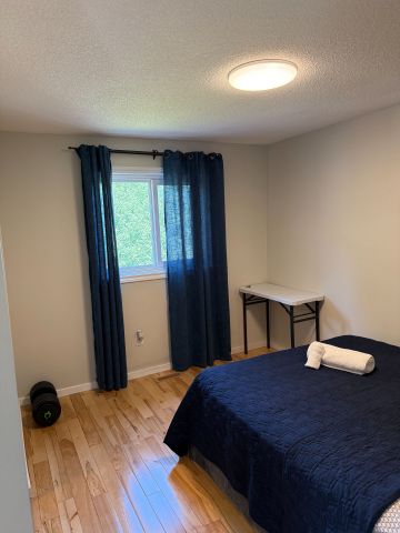 For Lease - 63 Barrett Crescent, Ajax, Ontario - Photo 4