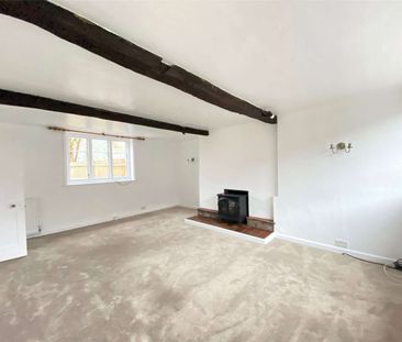 A charming cottage nestled in a peaceful yet convenient location. - Photo 2