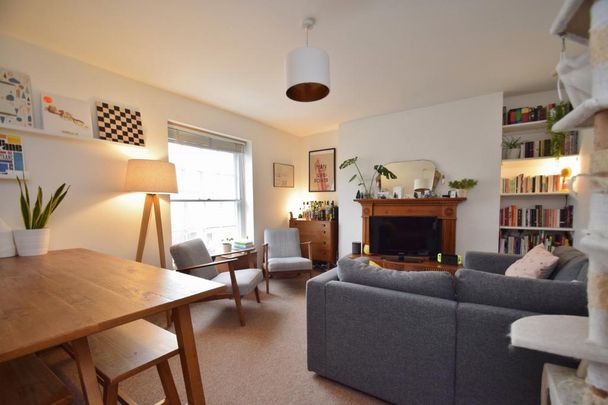 2 bedroom maisonette to rent - Photo 1