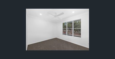 Hamptons Style Home - Photo 3