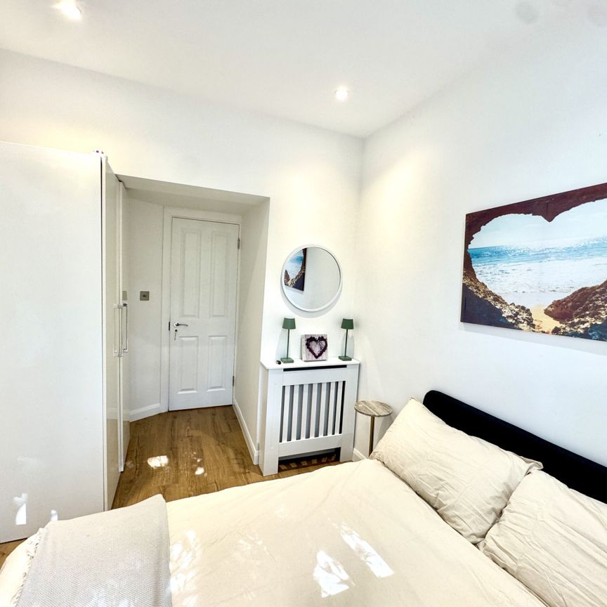 Fitzjohns Ave, Hampstead, London, NW3 - Photo 1
