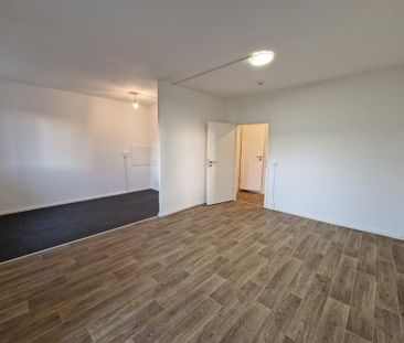 1-Zimmer mit Aussicht, Balkon und Wannenbad in der 3. Etage - Foto 1