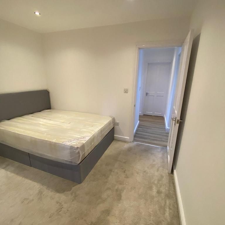 1 bedroom in a house share to rent - Photo 1