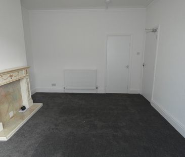 Egerton Road Flat 1 - Photo 2