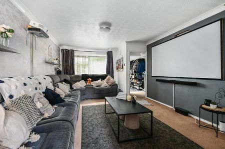3 bedroom terraced house to rent - Photo 5