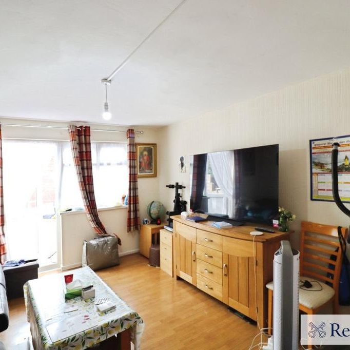 2 bedroom end of terrace house to rent - Photo 1