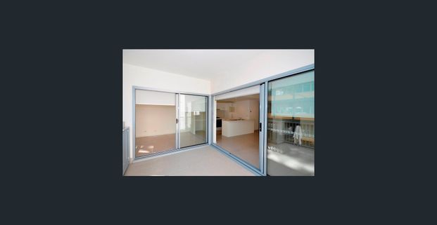 Large 1 Bedroom + Study | Huge Modern Kitchen | Available 30th November - Photo 1