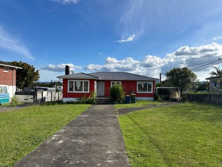 3-Bedroom Home with a Large Yard - Photo 2