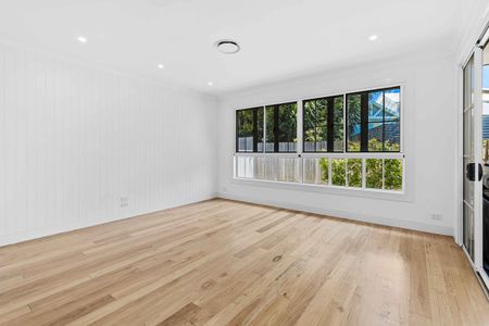 5 Kapala Street, Southport QLD 4215 - House For Rent | Domain - Photo 2