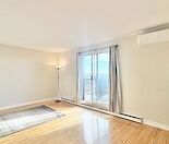 GORGEOUS 2-BEDROOM CONDO WITH MODERN FINISHES - Photo 1