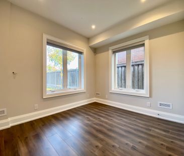 For Lease - 36 Elm Grove Avenue, Richmond Hill, Ontario - Photo 4