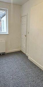 Goodmayes Close, Bedford - Photo 3