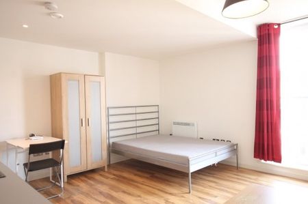 1 Bed - Latitude, Bromsgrove Street, Birmingham - Photo 4