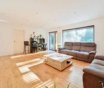 4 bedroom detached house to rent - Photo 2