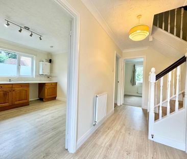 4 bedroom detached house to rent - Photo 3