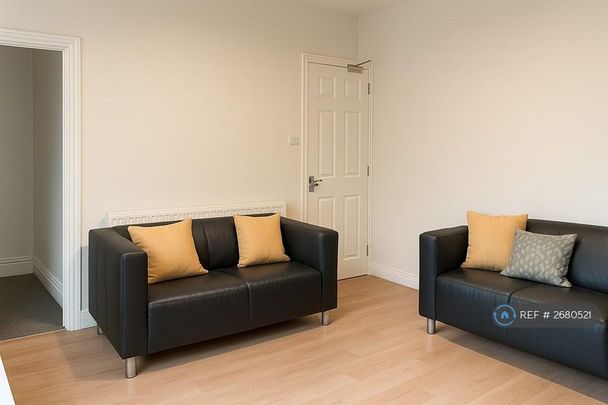 4 bedroom terraced house to rent - Photo 1