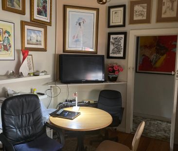 Caulfield South - Photo 1