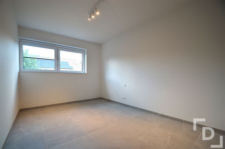 Nieuwbouwappartement met staanplaats in centrum Ieper - Photo 3