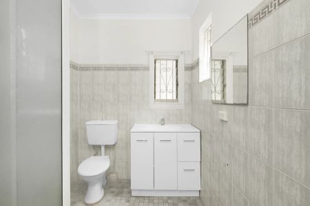 IDEALLY POSITIONED HOME IN NORTH RANDWICK POCKET - Photo 5