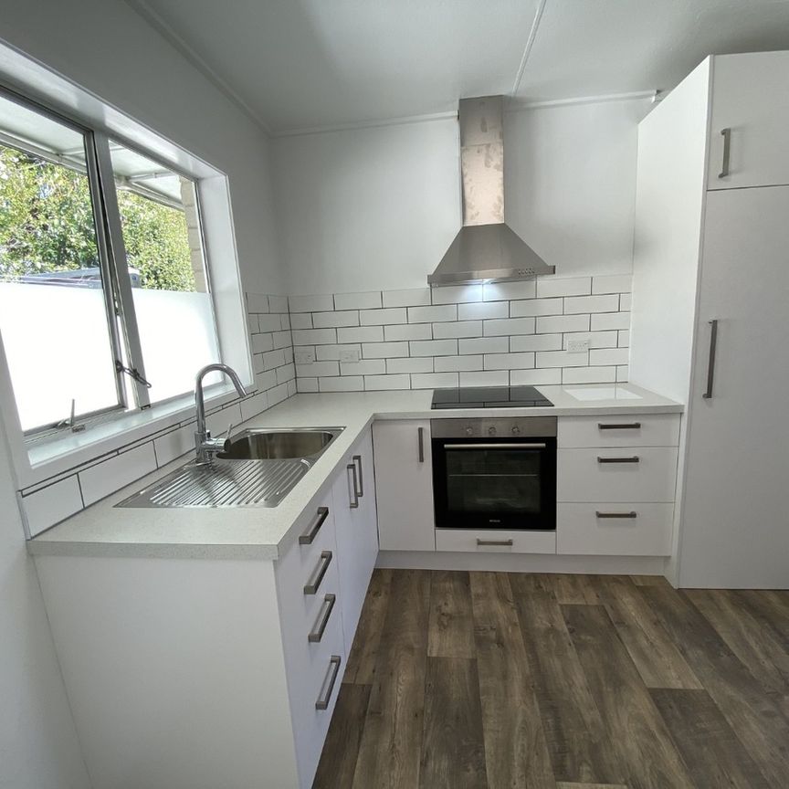 Available now - Parkvale Brand new Kitchen and Bathroom / Laundry - Photo 1