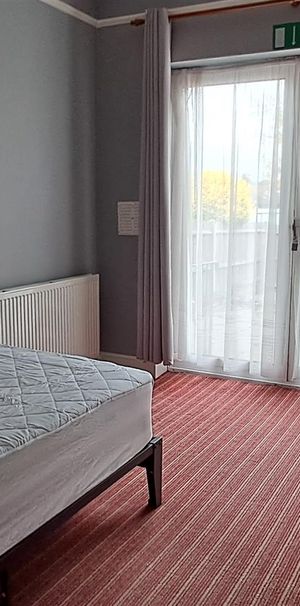 1 bed flat to rent in Bushey Grove Road, Bushey, WD23 - Photo 1