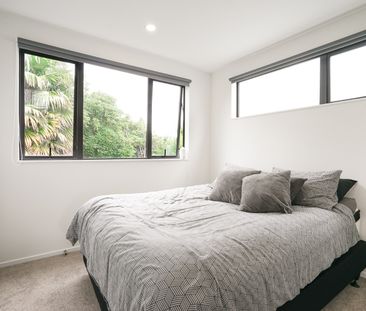 Modern Townhouse Living - Photo 4