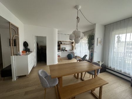 Location Appartement 5 pièces 137m² PARIS 16ème - Photo 2