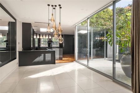 6 bedroom terraced house to rent - Photo 5