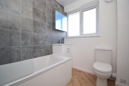 Lincoln Street, Wakefield - Photo 2