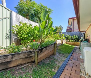 Single level townhome in friendly community - Photo 2