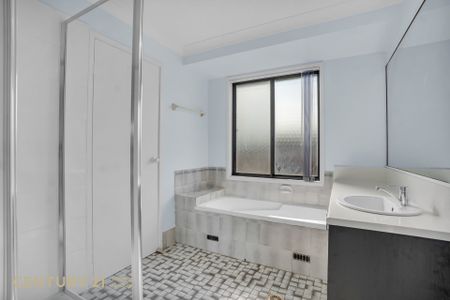 Neatly Presented Family Home - Photo 5