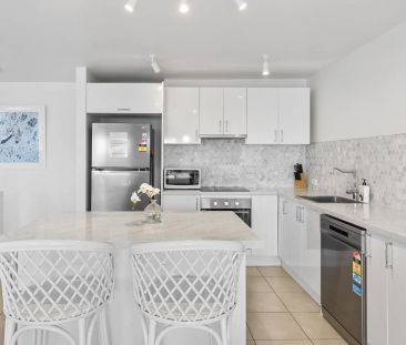 Live the Noosa Lifestyle – Contemporary 2-Bed Unit with Pool - Photo 6