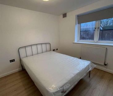 Campbell Road, London, E3 - Photo 2