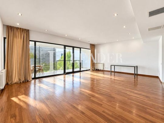 Apartament spatios 4 Camere | Zona Dorobanti Caragiale || Parcare garaj - Fotografie 1